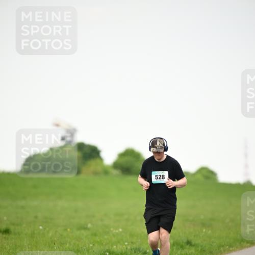 10.05.2026 - 8. Wedeler Halbmarathon Dr. Thomas Lammeyer http://msf.ph/oto/9714601 10.05.2026 12:21:38 Laufen 528 meine-sportfotos.de