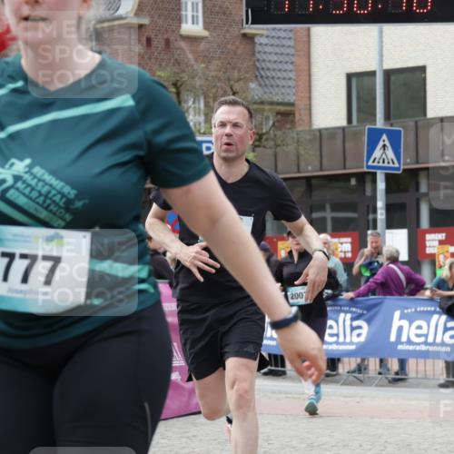 10.05.2026 - 8. Wedeler Halbmarathon Yannick Fuchs http://msf.ph/oto/9714617 10.05.2026 11:30:44 Ziel 326, 341, 777, 2007 meine-sportfotos.de