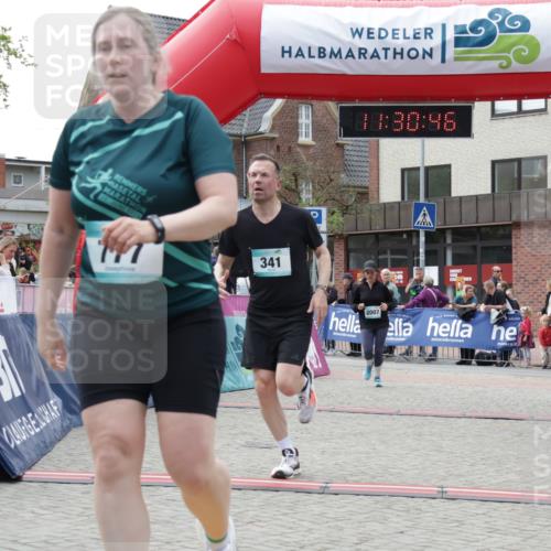 10.05.2026 - 8. Wedeler Halbmarathon Yannick Fuchs http://msf.ph/oto/9714625 10.05.2026 11:30:45 Ziel 341, 777, 2007 meine-sportfotos.de