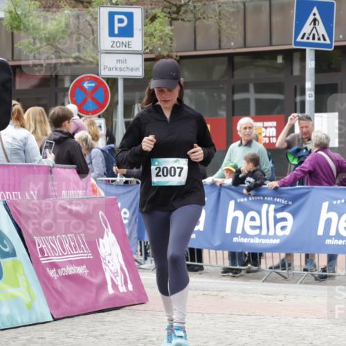 10.05.2026 - 8. Wedeler Halbmarathon Yannick Fuchs http://msf.ph/oto/9714630 10.05.2026 11:30:46 Ziel 341, 777, 2007 meine-sportfotos.de