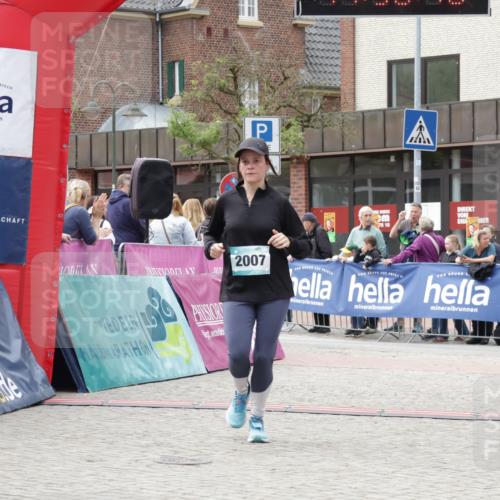 10.05.2026 - 8. Wedeler Halbmarathon Yannick Fuchs http://msf.ph/oto/9714648 10.05.2026 11:30:47 Ziel 341, 777, 2007 meine-sportfotos.de