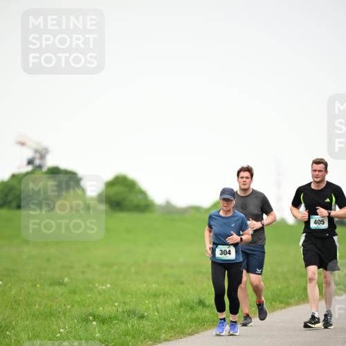 10.05.2026 - 8. Wedeler Halbmarathon Dr. Thomas Lammeyer http://msf.ph/oto/9714651 10.05.2026 12:21:50 Laufen 304, 405 meine-sportfotos.de