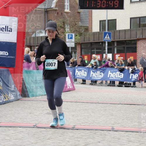 10.05.2026 - 8. Wedeler Halbmarathon Yannick Fuchs http://msf.ph/oto/9714662 10.05.2026 11:30:48 Ziel 341, 777, 2007 meine-sportfotos.de