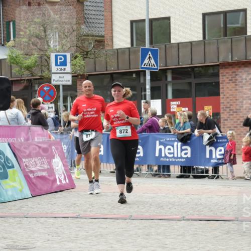 10.05.2026 - 8. Wedeler Halbmarathon Yannick Fuchs http://msf.ph/oto/9714679 10.05.2026 11:30:57 Ziel 872, 873 meine-sportfotos.de