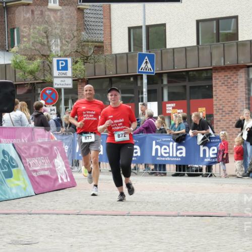 10.05.2026 - 8. Wedeler Halbmarathon Yannick Fuchs http://msf.ph/oto/9714682 10.05.2026 11:30:57 Ziel 872, 873 meine-sportfotos.de