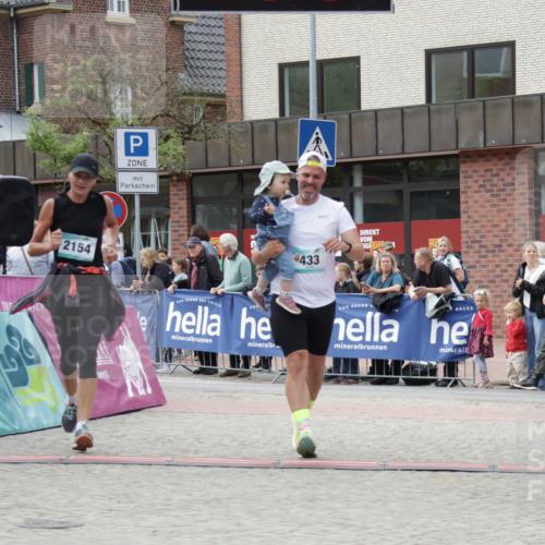 10.05.2026 - 8. Wedeler Halbmarathon Yannick Fuchs http://msf.ph/oto/9714739 10.05.2026 11:31:02 Ziel 433, 872, 873, 910, 2154 meine-sportfotos.de