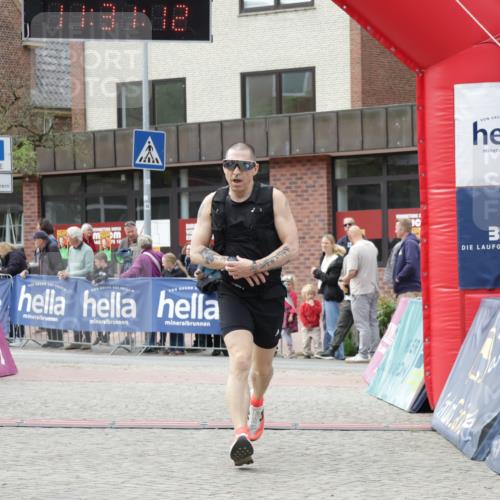 10.05.2026 - 8. Wedeler Halbmarathon Yannick Fuchs http://msf.ph/oto/9714830 10.05.2026 11:31:10 Ziel 277, 852, 910, 981 meine-sportfotos.de