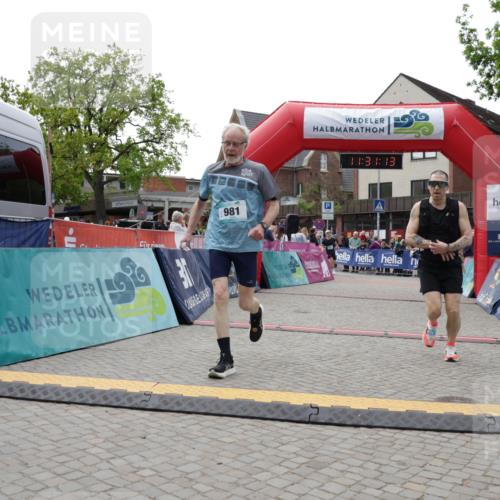10.05.2026 - 8. Wedeler Halbmarathon Yannick Fuchs http://msf.ph/oto/9714844 10.05.2026 11:31:11 Ziel 277, 852, 910, 981 meine-sportfotos.de