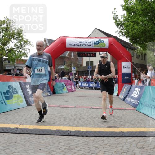 10.05.2026 - 8. Wedeler Halbmarathon Yannick Fuchs http://msf.ph/oto/9714847 10.05.2026 11:31:11 Ziel 277, 852, 910, 981 meine-sportfotos.de