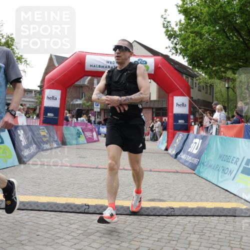 10.05.2026 - 8. Wedeler Halbmarathon Yannick Fuchs http://msf.ph/oto/9714855 10.05.2026 11:31:12 Ziel 277, 852, 981 meine-sportfotos.de
