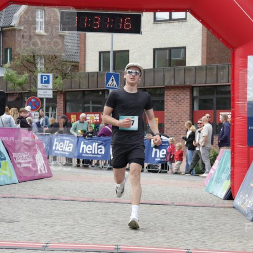 10.05.2026 - 8. Wedeler Halbmarathon Yannick Fuchs http://msf.ph/oto/9714864 10.05.2026 11:31:14 Ziel 277, 852, 981 meine-sportfotos.de