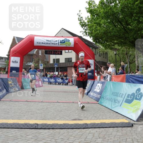 10.05.2026 - 8. Wedeler Halbmarathon Yannick Fuchs http://msf.ph/oto/9714933 10.05.2026 11:31:28 Ziel 83, 2121, 2239 meine-sportfotos.de