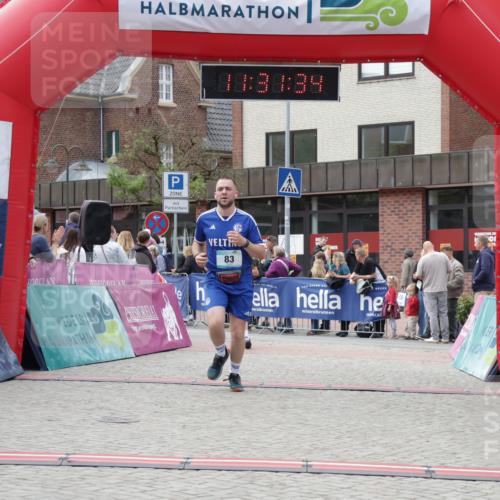 10.05.2026 - 8. Wedeler Halbmarathon Yannick Fuchs http://msf.ph/oto/9714966 10.05.2026 11:31:32 Ziel 83, 2239, 2244 meine-sportfotos.de