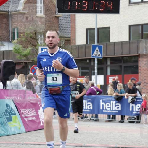 10.05.2026 - 8. Wedeler Halbmarathon Yannick Fuchs http://msf.ph/oto/9714972 10.05.2026 11:31:33 Ziel 83, 2239, 2244 meine-sportfotos.de