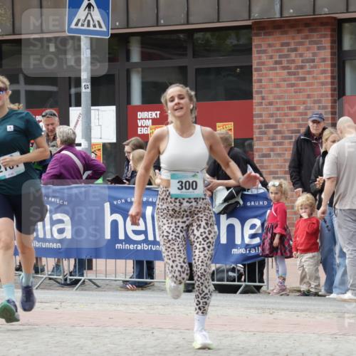 10.05.2026 - 8. Wedeler Halbmarathon Yannick Fuchs http://msf.ph/oto/9715022 10.05.2026 11:31:38 Ziel 83, 300, 2101, 2199, 2244 meine-sportfotos.de