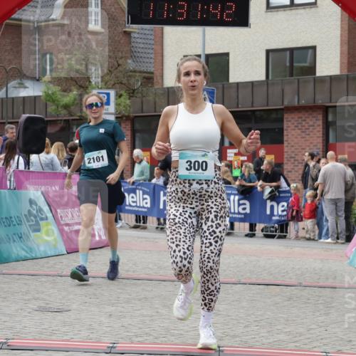 10.05.2026 - 8. Wedeler Halbmarathon Yannick Fuchs http://msf.ph/oto/9715054 10.05.2026 11:31:40 Ziel 300, 2101, 2199, 2244 meine-sportfotos.de