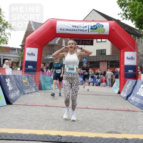 10.05.2026 - 8. Wedeler Halbmarathon Yannick Fuchs http://msf.ph/oto/9715068 10.05.2026 11:31:41 Ziel 300, 555, 2101, 2199 meine-sportfotos.de