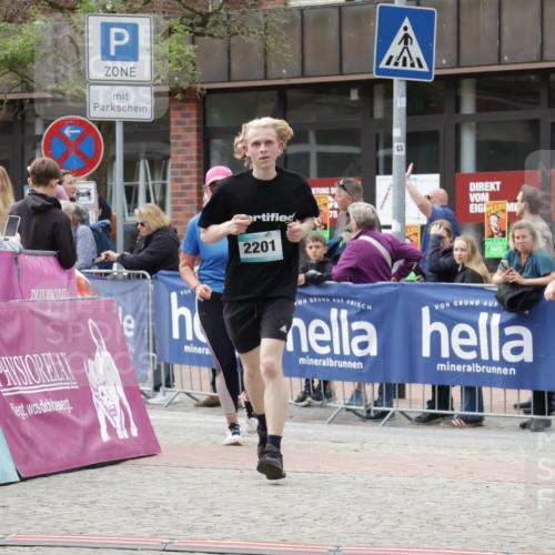 10.05.2026 - 8. Wedeler Halbmarathon Yannick Fuchs http://msf.ph/oto/9715136 10.05.2026 11:31:52 Ziel 970, 2201 meine-sportfotos.de