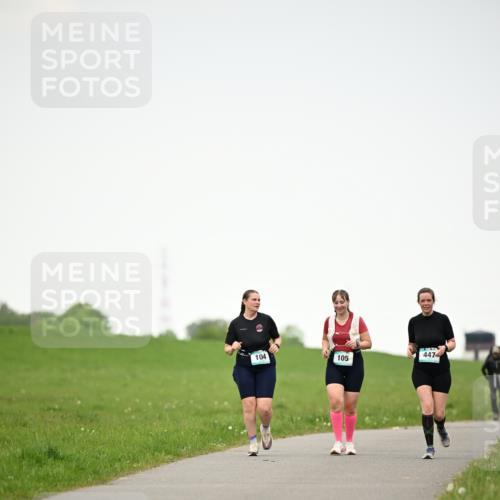 10.05.2026 - 8. Wedeler Halbmarathon Dr. Thomas Lammeyer http://msf.ph/oto/9715150 10.05.2026 12:25:20 Laufen 104, 105, 4474 meine-sportfotos.de