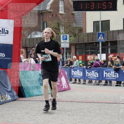 10.05.2026 - 8. Wedeler Halbmarathon Yannick Fuchs http://msf.ph/oto/9715174 10.05.2026 11:31:55 Ziel 508, 970, 2201 meine-sportfotos.de