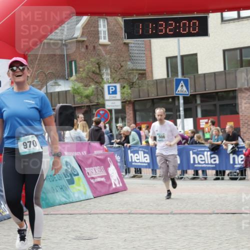 10.05.2026 - 8. Wedeler Halbmarathon Yannick Fuchs http://msf.ph/oto/9715192 10.05.2026 11:31:58 Ziel 122, 508, 970, 2091, 2201 meine-sportfotos.de