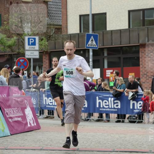 10.05.2026 - 8. Wedeler Halbmarathon Yannick Fuchs http://msf.ph/oto/9715197 10.05.2026 11:31:59 Ziel 122, 508, 970, 2091, 2201 meine-sportfotos.de