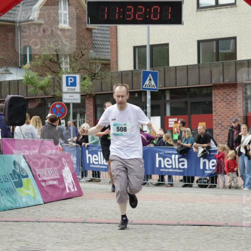 10.05.2026 - 8. Wedeler Halbmarathon Yannick Fuchs http://msf.ph/oto/9715200 10.05.2026 11:31:59 Ziel 122, 508, 970, 2091, 2201 meine-sportfotos.de