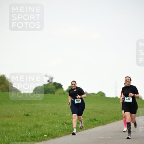 10.05.2026 - 8. Wedeler Halbmarathon Dr. Thomas Lammeyer http://msf.ph/oto/9715211 10.05.2026 12:25:27 Laufen 104, 447 meine-sportfotos.de