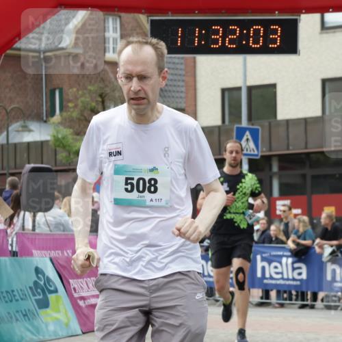 10.05.2026 - 8. Wedeler Halbmarathon Yannick Fuchs http://msf.ph/oto/9715223 10.05.2026 11:32:01 Ziel 122, 508, 970, 2091 meine-sportfotos.de