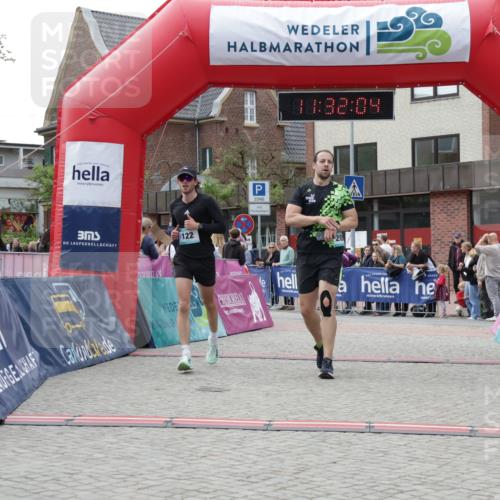 10.05.2026 - 8. Wedeler Halbmarathon Yannick Fuchs http://msf.ph/oto/9715237 10.05.2026 11:32:03 Ziel 46, 122, 508, 939, 990, 2091 meine-sportfotos.de
