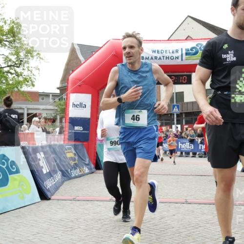 10.05.2026 - 8. Wedeler Halbmarathon Yannick Fuchs http://msf.ph/oto/9715262 10.05.2026 11:32:08 Ziel 46, 122, 845, 935, 939, 990, 2079, 2091 meine-sportfotos.de