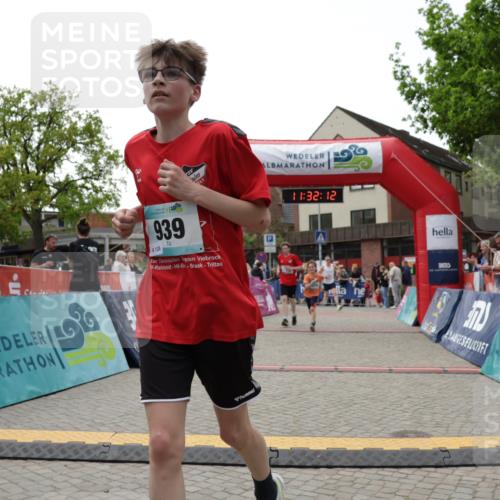 10.05.2026 - 8. Wedeler Halbmarathon Yannick Fuchs http://msf.ph/oto/9715285 10.05.2026 11:32:10 Ziel 46, 845, 935, 939, 990, 1010, 2079 meine-sportfotos.de