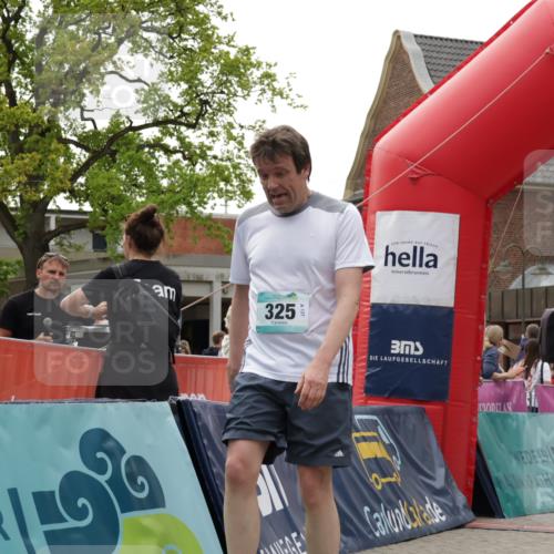 10.05.2026 - 8. Wedeler Halbmarathon Yannick Fuchs http://msf.ph/oto/9715334 10.05.2026 11:32:20 Ziel 325 meine-sportfotos.de
