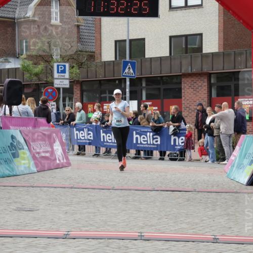 10.05.2026 - 8. Wedeler Halbmarathon Yannick Fuchs http://msf.ph/oto/9715343 10.05.2026 11:32:23 Ziel 325, 865 meine-sportfotos.de