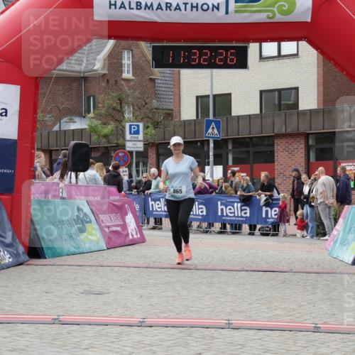 10.05.2026 - 8. Wedeler Halbmarathon Yannick Fuchs http://msf.ph/oto/9715355 10.05.2026 11:32:25 Ziel 865 meine-sportfotos.de
