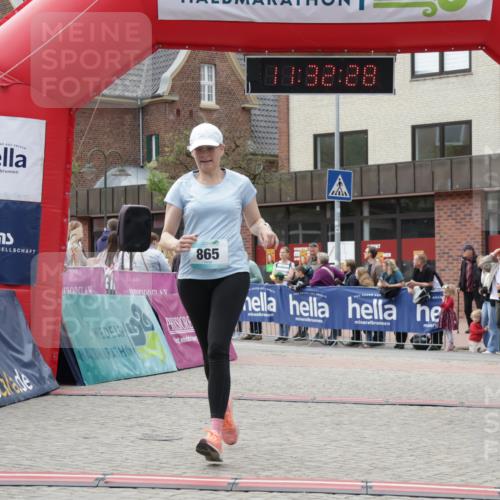 10.05.2026 - 8. Wedeler Halbmarathon Yannick Fuchs http://msf.ph/oto/9715369 10.05.2026 11:32:26 Ziel 865 meine-sportfotos.de