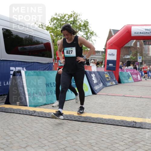 10.05.2026 - 8. Wedeler Halbmarathon Yannick Fuchs http://msf.ph/oto/9715426 10.05.2026 11:32:35 Ziel 827, 928, 944, 2127, 2156 meine-sportfotos.de