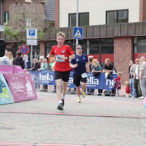 10.05.2026 - 8. Wedeler Halbmarathon Yannick Fuchs http://msf.ph/oto/9715432 10.05.2026 11:32:38 Ziel 928, 944, 2127 meine-sportfotos.de