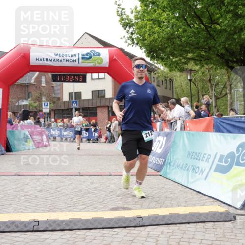 10.05.2026 - 8. Wedeler Halbmarathon Yannick Fuchs http://msf.ph/oto/9715472 10.05.2026 11:32:42 Ziel 244, 928, 2127 meine-sportfotos.de