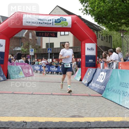 10.05.2026 - 8. Wedeler Halbmarathon Yannick Fuchs http://msf.ph/oto/9715507 10.05.2026 11:32:44 Ziel 244, 654, 656, 928, 943, 2016, 2127 meine-sportfotos.de