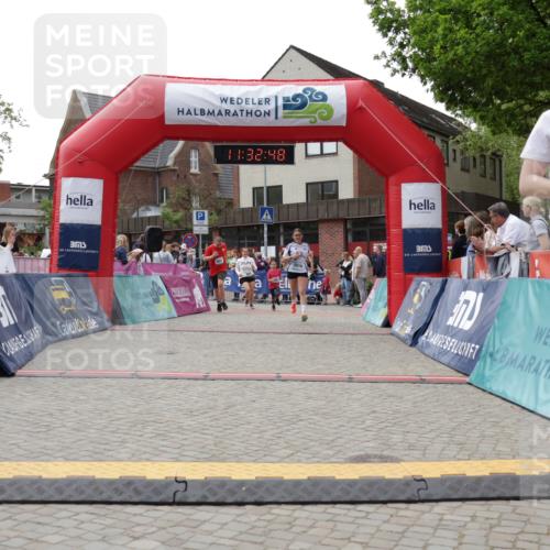10.05.2026 - 8. Wedeler Halbmarathon Yannick Fuchs http://msf.ph/oto/9715524 10.05.2026 11:32:46 Ziel 244, 654, 656, 943, 2016 meine-sportfotos.de