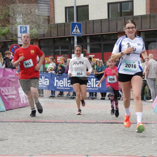10.05.2026 - 8. Wedeler Halbmarathon Yannick Fuchs http://msf.ph/oto/9715542 10.05.2026 11:32:48 Ziel 244, 654, 656, 661, 943, 2016 meine-sportfotos.de