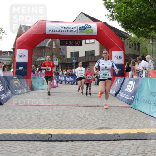 10.05.2026 - 8. Wedeler Halbmarathon Yannick Fuchs http://msf.ph/oto/9715557 10.05.2026 11:32:49 Ziel 244, 654, 656, 661, 943, 2016 meine-sportfotos.de