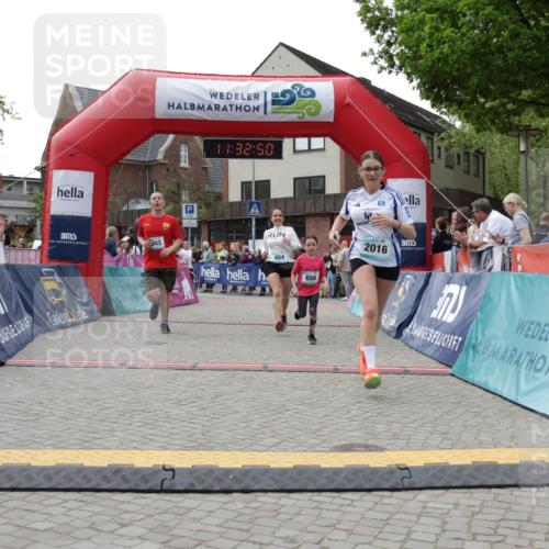 10.05.2026 - 8. Wedeler Halbmarathon Yannick Fuchs http://msf.ph/oto/9715560 10.05.2026 11:32:49 Ziel 244, 654, 656, 661, 943, 2016 meine-sportfotos.de