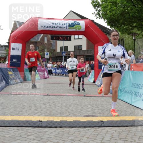 10.05.2026 - 8. Wedeler Halbmarathon Yannick Fuchs http://msf.ph/oto/9715569 10.05.2026 11:32:49 Ziel 244, 654, 656, 661, 943, 2016 meine-sportfotos.de