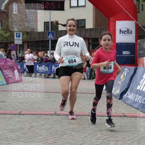 10.05.2026 - 8. Wedeler Halbmarathon Yannick Fuchs http://msf.ph/oto/9715580 10.05.2026 11:32:50 Ziel 654, 656, 661, 943, 2016, 2168, 2176, 2223 meine-sportfotos.de