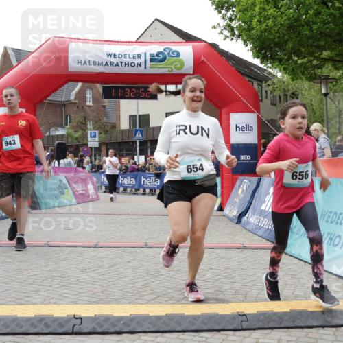10.05.2026 - 8. Wedeler Halbmarathon Yannick Fuchs http://msf.ph/oto/9715589 10.05.2026 11:32:50 Ziel 654, 656, 661, 943, 2016, 2168, 2176, 2223 meine-sportfotos.de