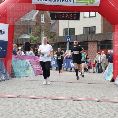 10.05.2026 - 8. Wedeler Halbmarathon Yannick Fuchs http://msf.ph/oto/9715612 10.05.2026 11:32:53 Ziel 654, 656, 661, 943, 2016, 2168, 2176, 2223, 2242 meine-sportfotos.de