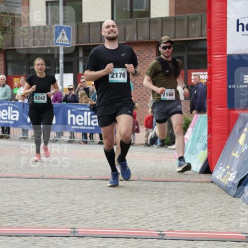 10.05.2026 - 8. Wedeler Halbmarathon Yannick Fuchs http://msf.ph/oto/9715617 10.05.2026 11:32:54 Ziel 654, 656, 661, 936, 943, 2168, 2176, 2223, 2242 meine-sportfotos.de