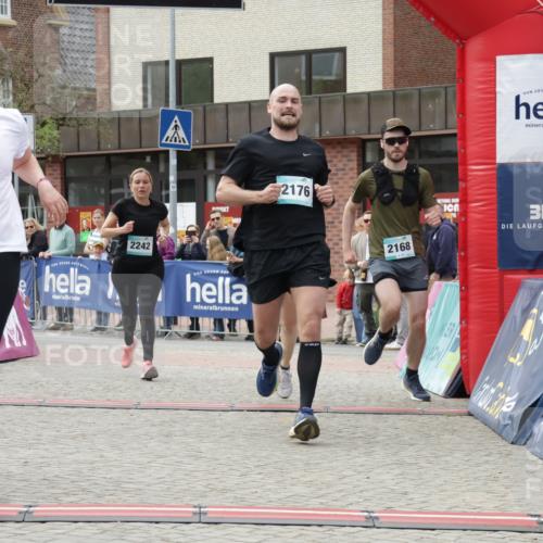 10.05.2026 - 8. Wedeler Halbmarathon Yannick Fuchs http://msf.ph/oto/9715620 10.05.2026 11:32:54 Ziel 654, 656, 661, 936, 943, 2168, 2176, 2223, 2242 meine-sportfotos.de